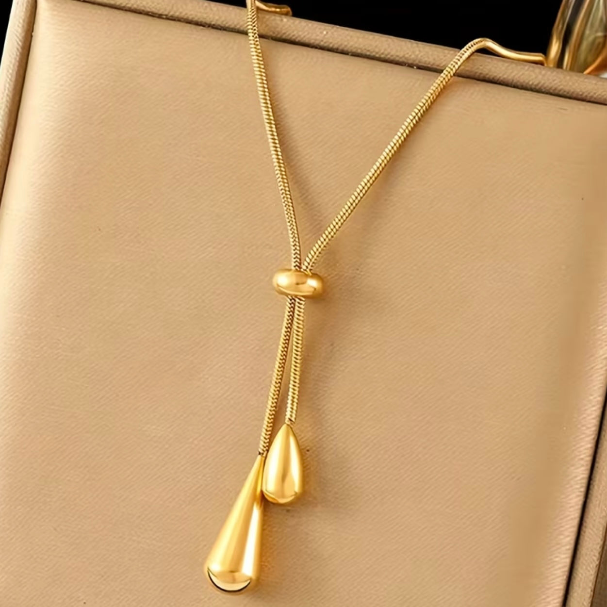 Collier Lyon — La force et la grâce